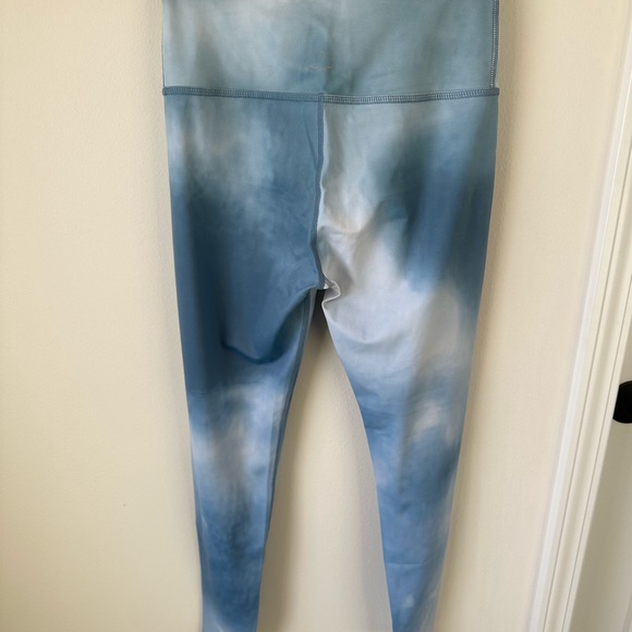 BEYOND YOGA BLUE TIE DYE HIGH WAISTED MIDI LEGGING - Picture 5 of 9